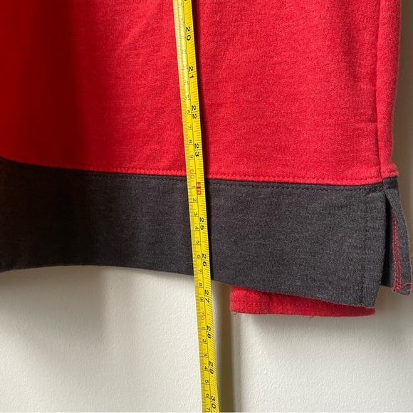 NHL Red and Black BLACKHAWKS Hockey Sweatshirt size XL 16/18 - Picture 9 of 9